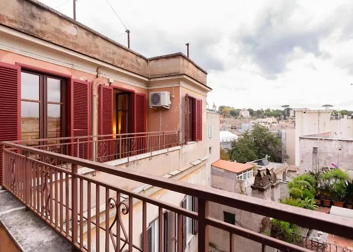 Penthouse Close To S Peter Basilica * Rom